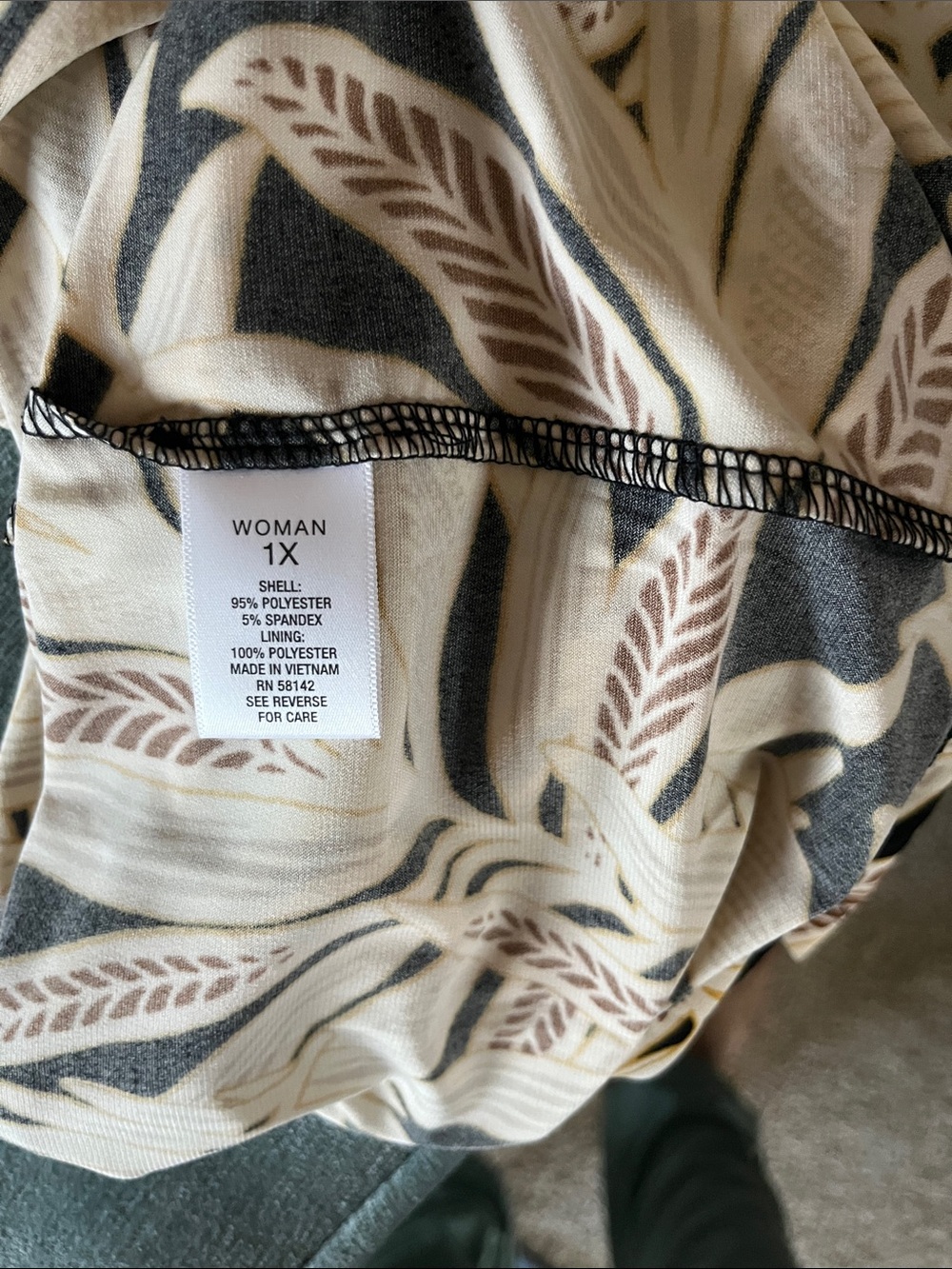 Roz & Ali Black and Cream Leaf-Print Wide-Leg Jumpsuit - NWOT - Picture 12 of 13